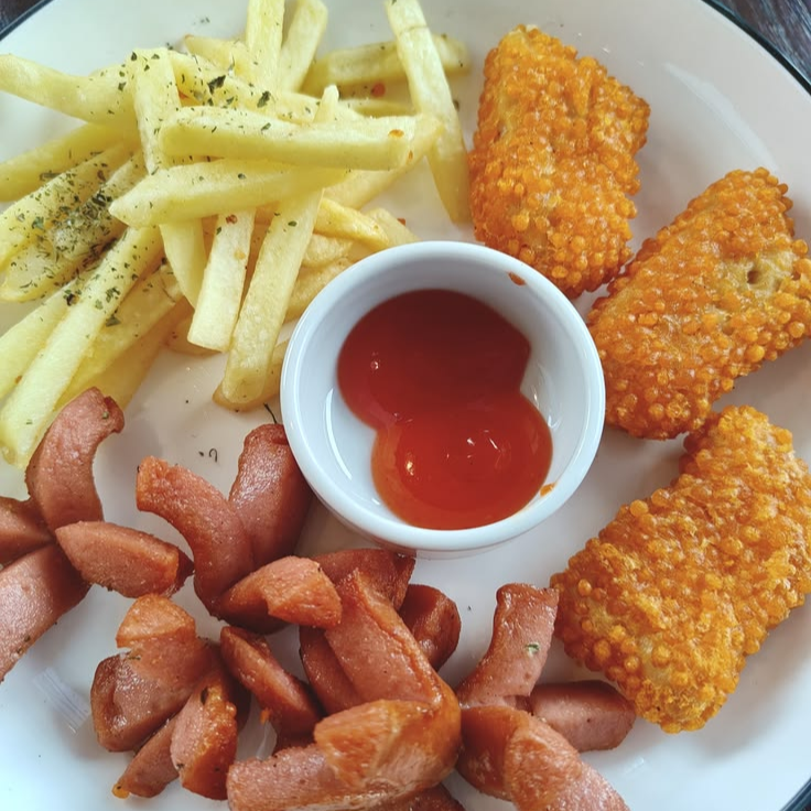 Mix Platters (Kentang, Sosis, Risoles)